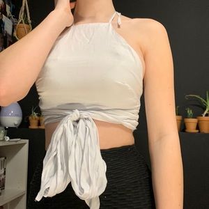 White summertime crop top 🤍🕊⚪️☁️